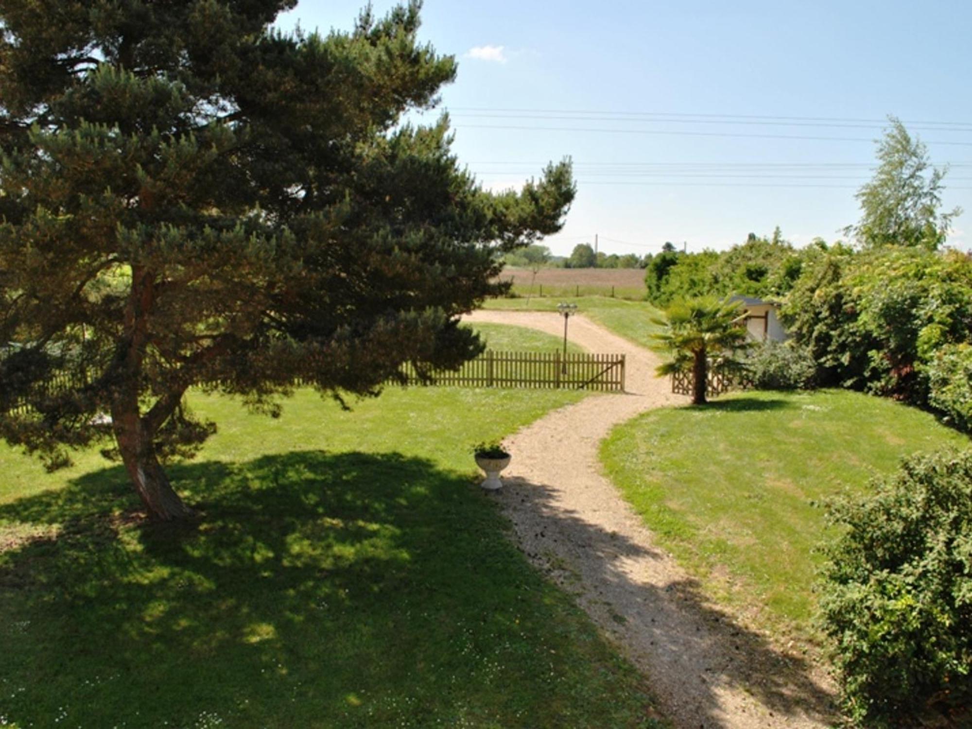 Gite De Charme Pres Des Chateaux De La Loire Avec Jardin, Terrasse Et Equipements Pour Familles - Fr-1-381-359 Azay-sur-Cher Экстерьер фото
