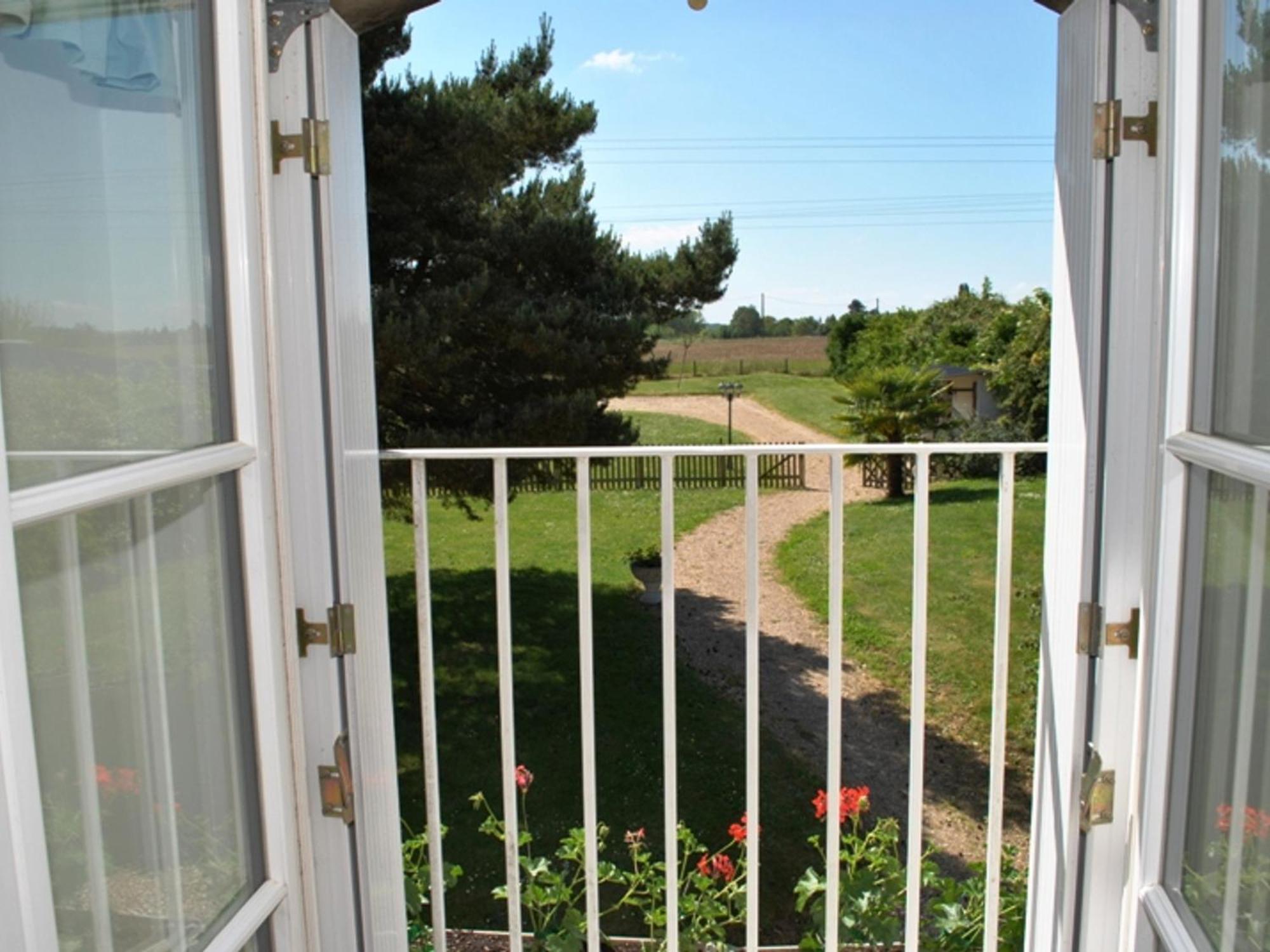 Gite De Charme Pres Des Chateaux De La Loire Avec Jardin, Terrasse Et Equipements Pour Familles - Fr-1-381-359 Azay-sur-Cher Экстерьер фото
